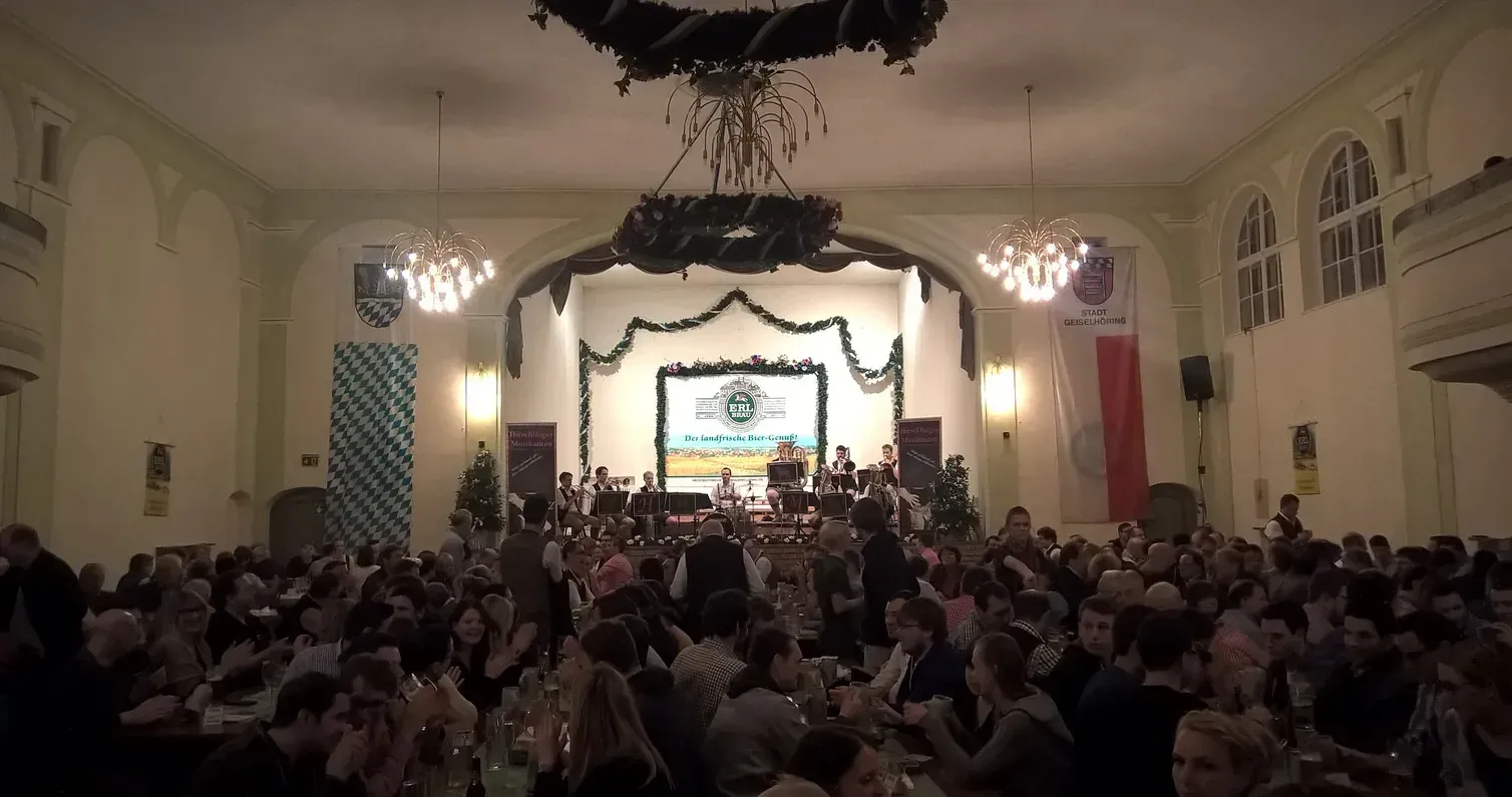 Saal & Veranstaltungen — Saal Bockbieranstich Blasmusik